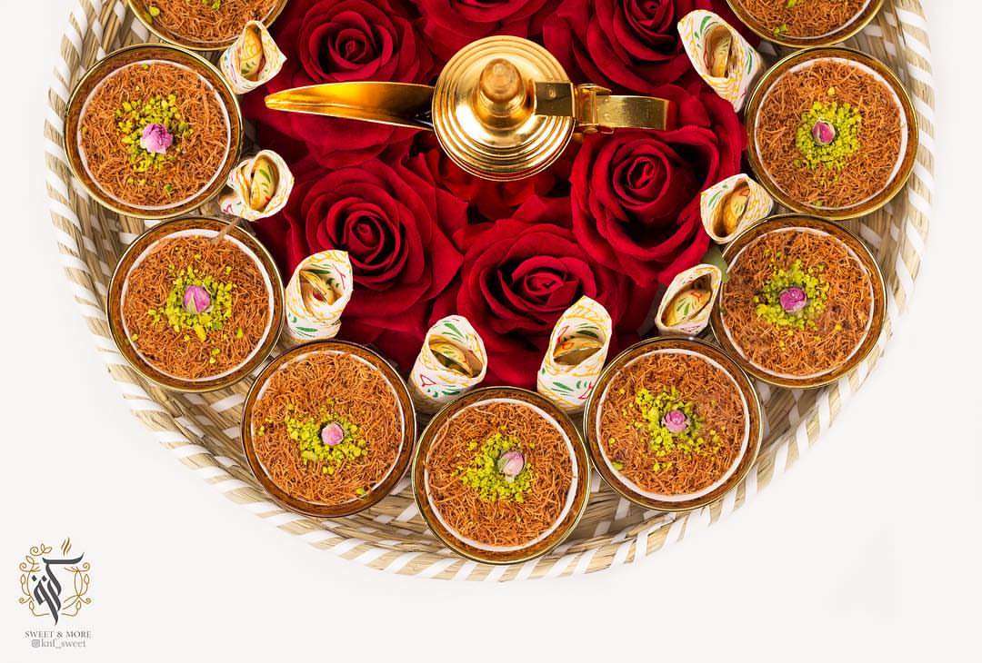 :هديه گنف الرمضانية : هديه رمضانيه من گنف سويت ✨ تحوي على: صينيه مكونه من فناجين الكنافه
