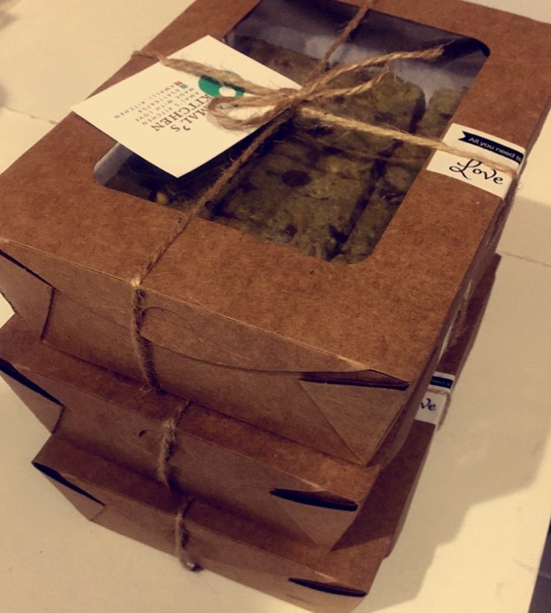 طلبيات جاهزه للتسليم وبالعافيه عليكم ❤️ #sweet #pistachio #pistachiocake #pistachiosweets