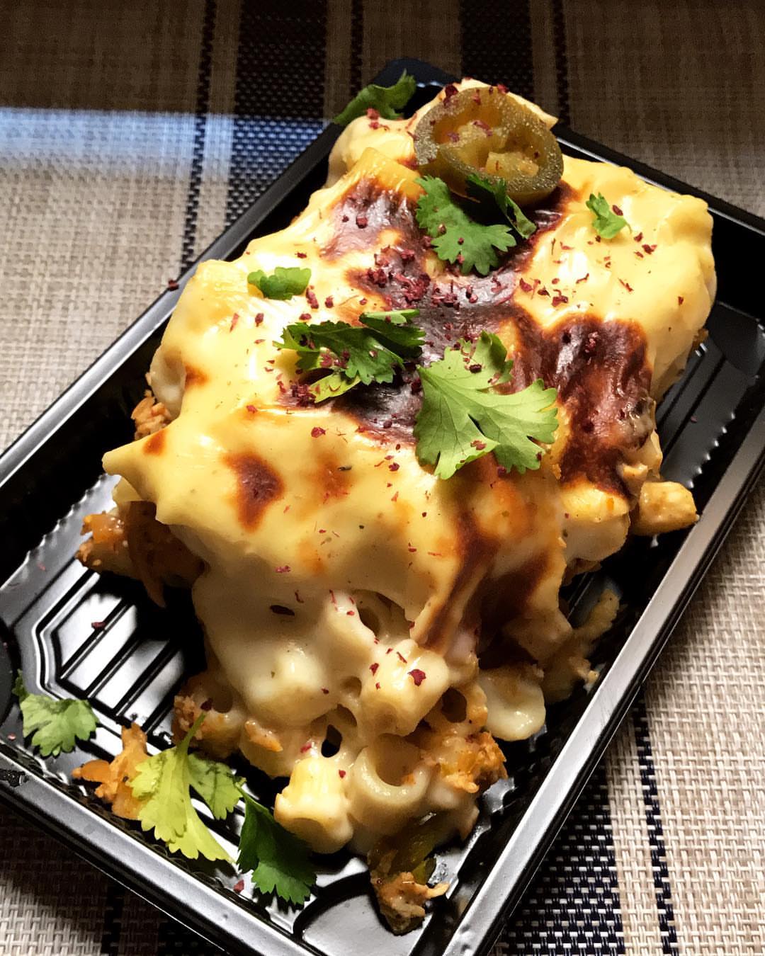 #مكرونه #بشاميل مع قطع #الدجاج #pastitsio with #chicken pieces . #tasty #tastyfood #delici