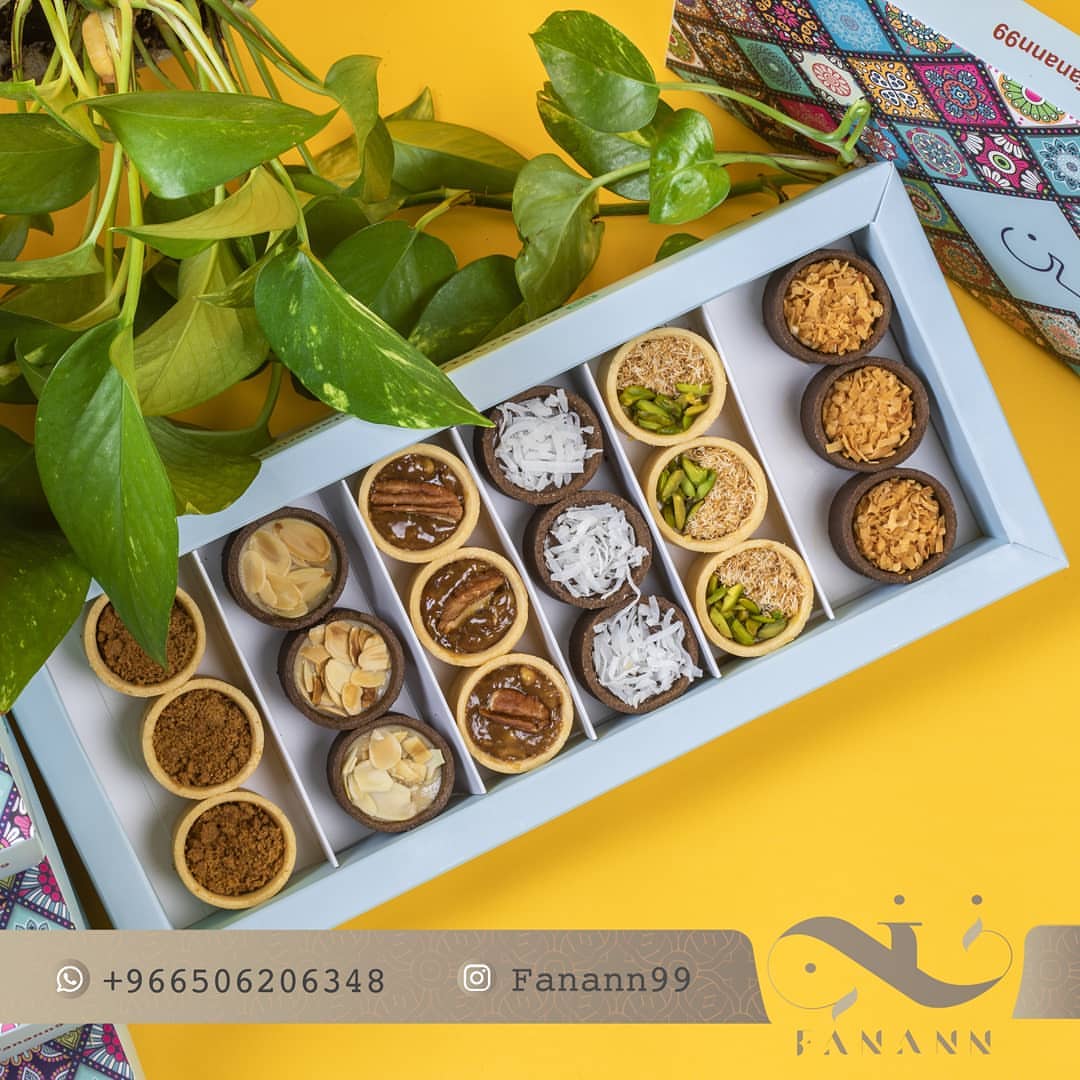 سعر العلبة/ ٥٤ ريال أسعار مذهلة وفي متناول الجميع .. فـ حيّاكم الله . . . #حلويات #طلبيات