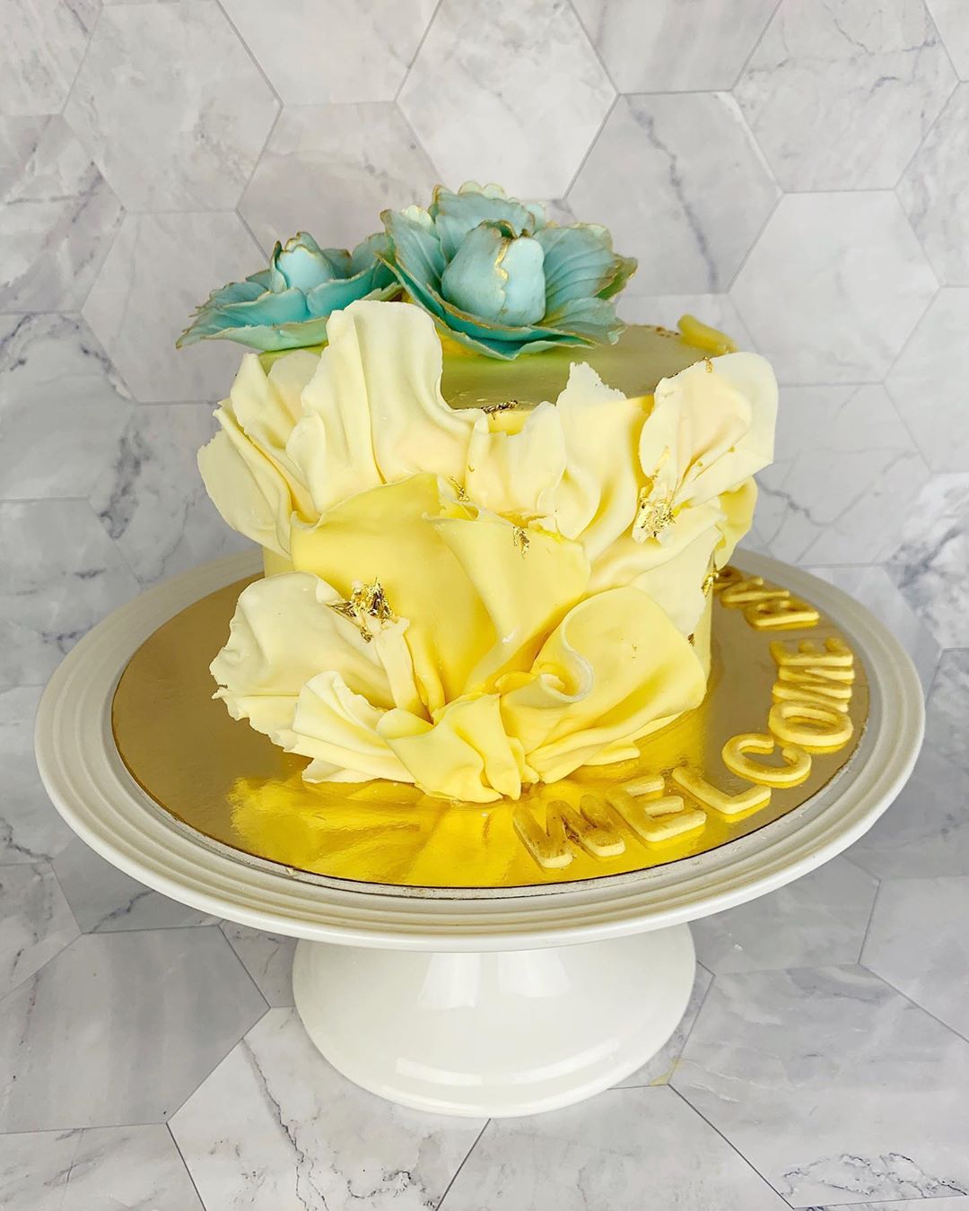 Golden Wings ✨ . . #cakedecorating #cake #riyadh #bakeit #كيك #الرياض #بيك_ات