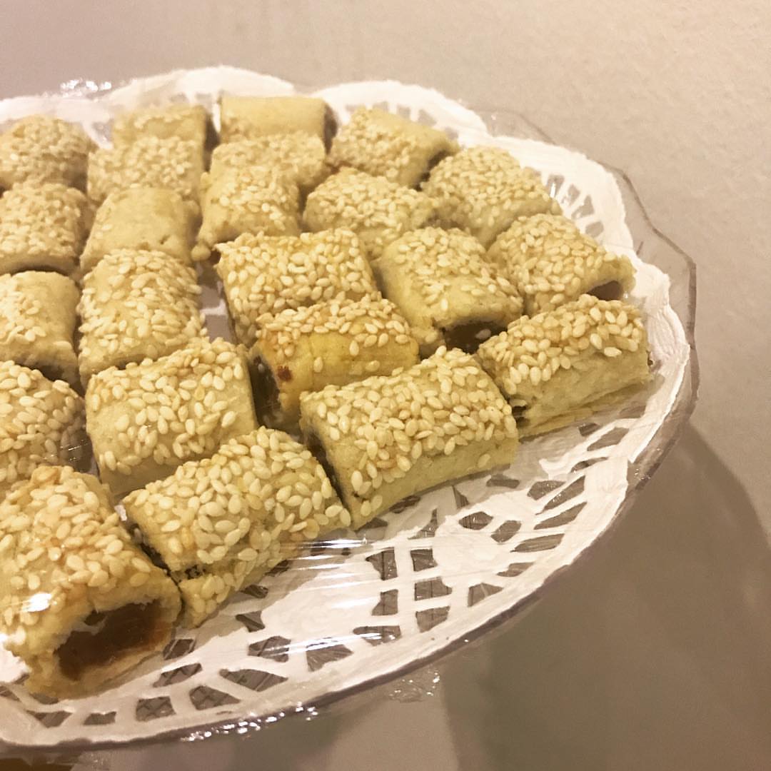 أيضا متوفر غدا صينيات صغيره ب٢٥ ريال فقط #حلا#حلويات #هشه #لذيذه#تارت #فطيرة_تفاح #معمرل_ت