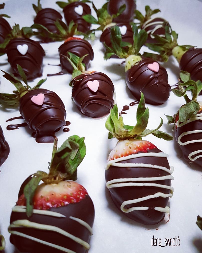 فراولة بالشوكولا #dana_sweet6 #sweets #sweet #strawberry #strawberrywithchocolate #فراولة_