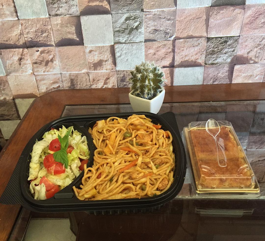 Chinese w/ vegetables w/noodles and ‏ Dessert