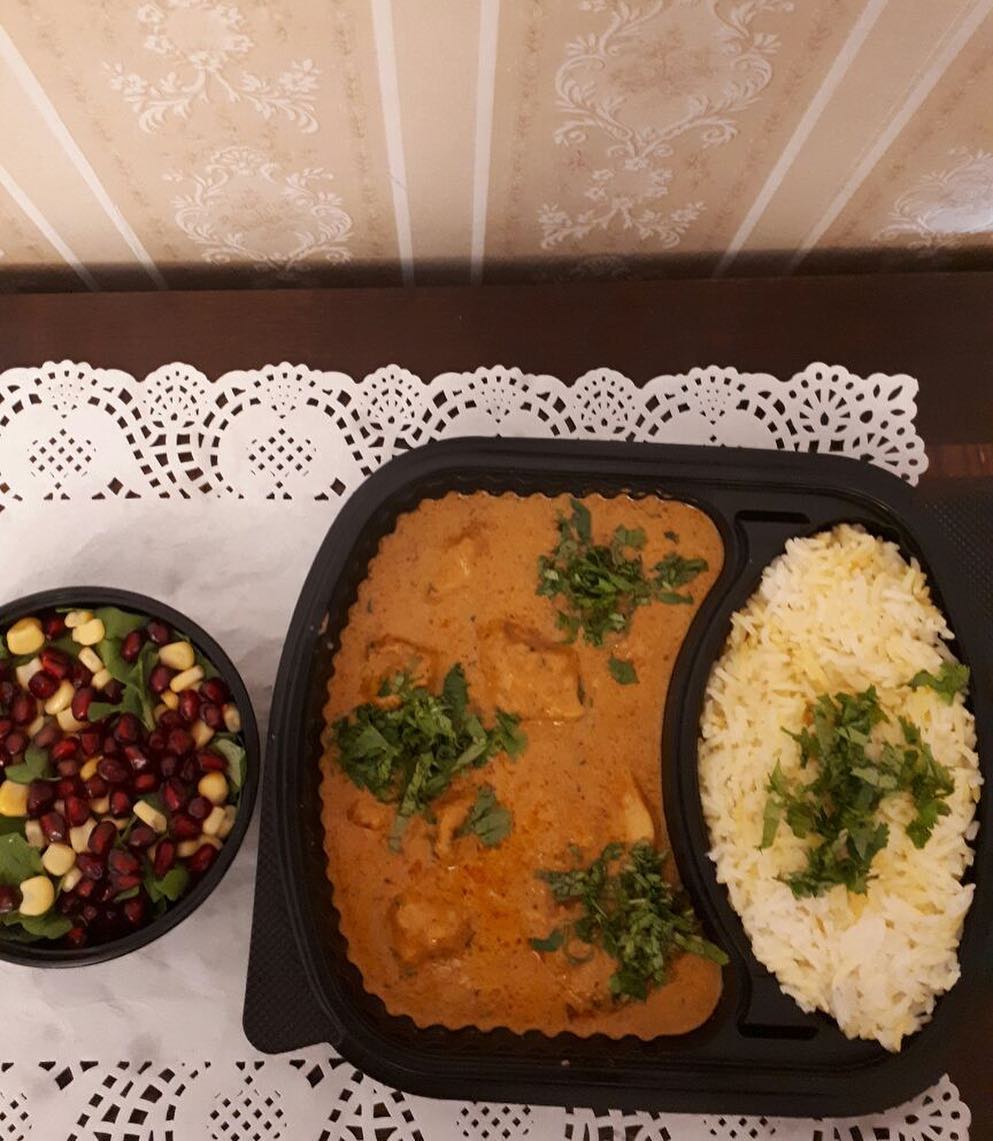 butter chicken w/rice and Rocca salad #غداء_عمل #غداء_اليوم #غداء_تايم #غداء_موظفين #غداء_