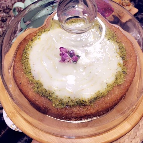 ‏بين فراغات السعادة و إنحناءات الحزن ‏دوما ستجِد مَن يتبعك خفية حزين لحزنك و سَعيد لسَعادت