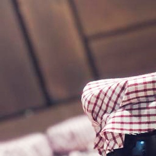مربى التوت الشهية مصنوعة من أجود المكونات مثالية مع وجبات الإفطار والحلويات الصحية . مميزا