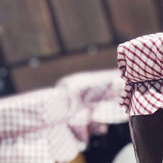 زبدة الفول السوداني والكاكاو مصنوعة من أجود المكونات مثالية مع وجبات الإفطار والحلويات الص