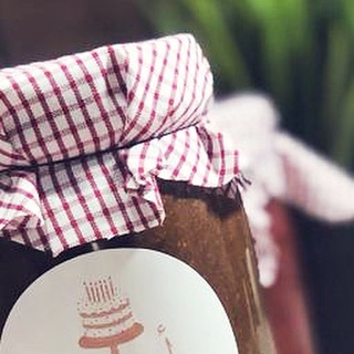 زبدة الفول السوداني والكاكاو مصنوعة من أجود المكونات مثالية مع وجبات الإفطار والحلويات الص
