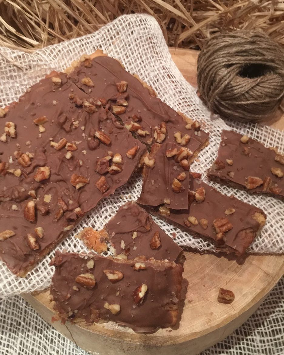 . . you can sharing the chocolate with your family or friends . #chocolate