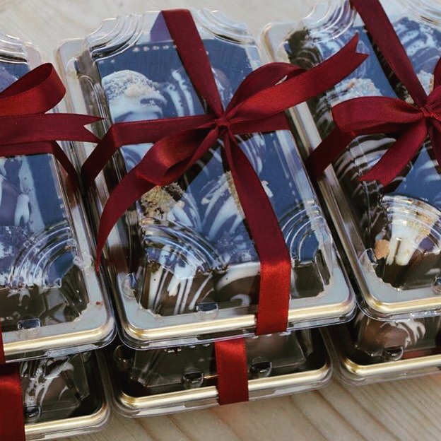 15 FREE pcs for every 30 pcs you order. ١٥ قطعة مجانية لكل ٣٠ قطعة تطلبها جمعة مباركة