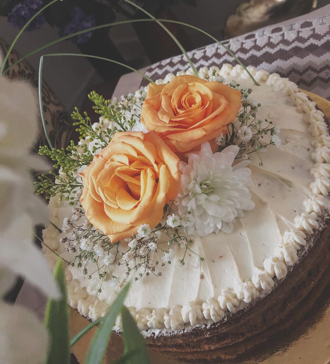 Sometimes you just need Cake . . Butterscotch carrot cake ✨ . . كيكة الجزر الطرية محشوة ب