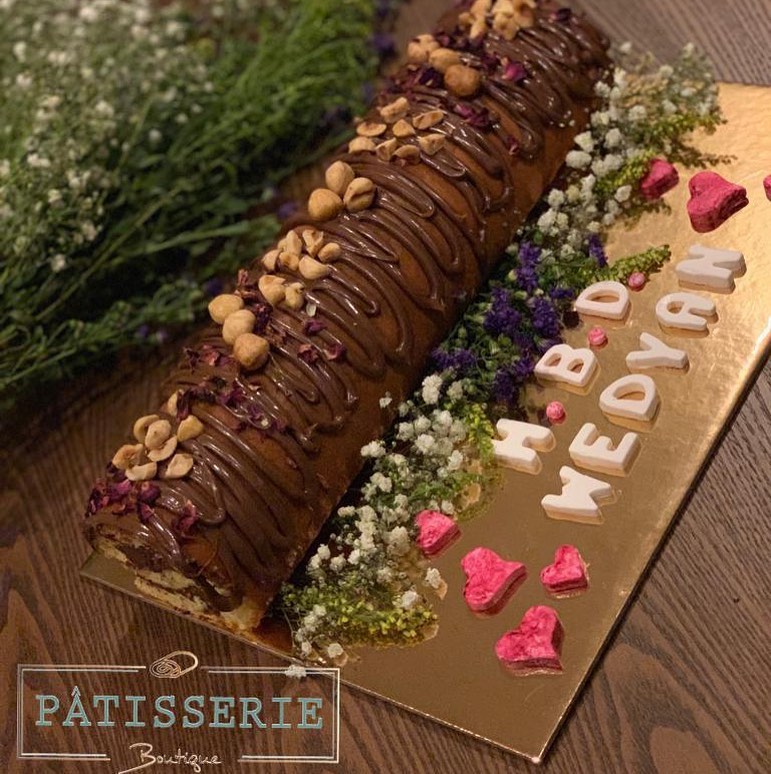 . Happiness is a piece of Swiss-roll cake✨ . Enjoy your weekend with our Swissroll❣️ . #w