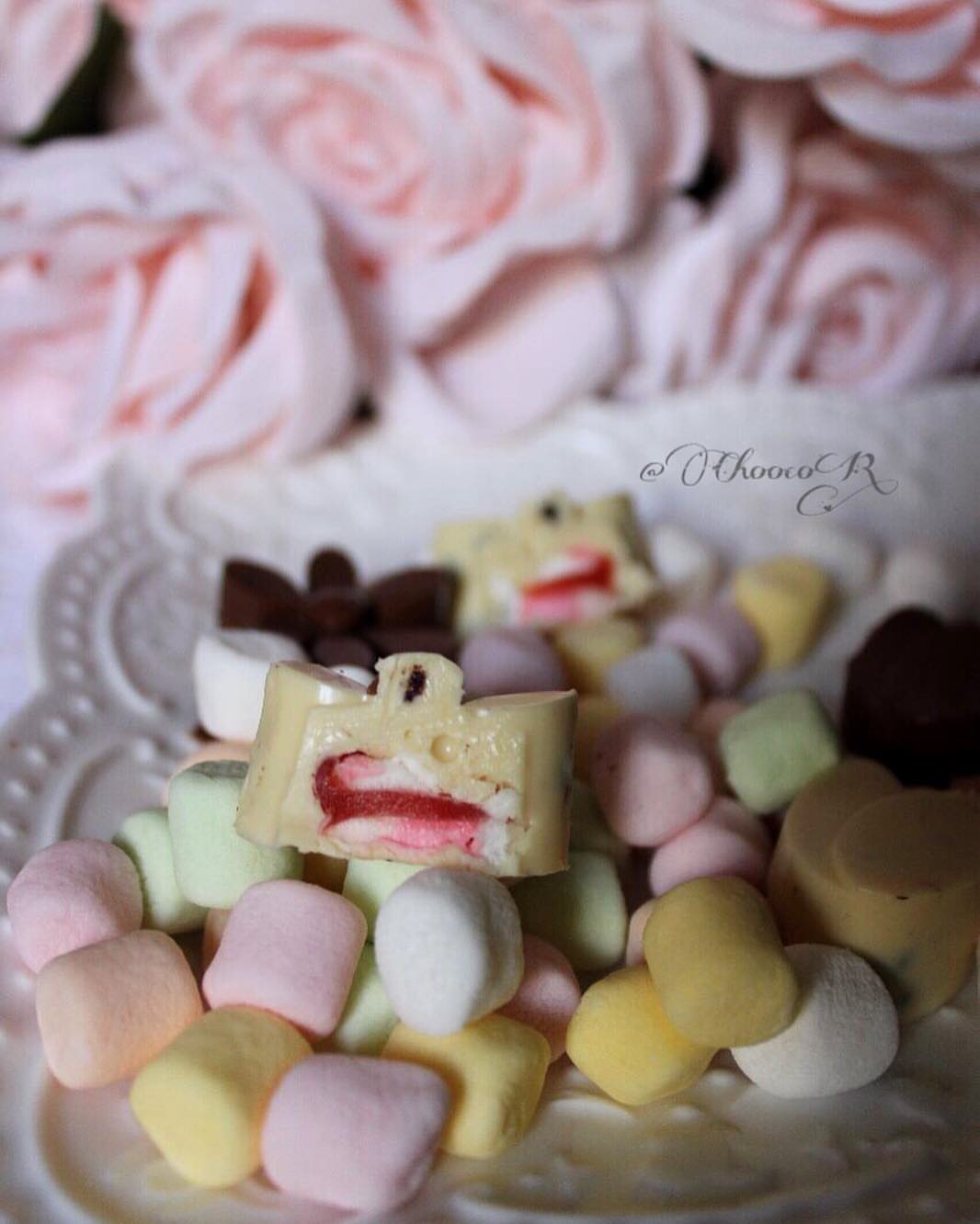 جديدنا شوكليت بحشوة المارشميلو✨ . . . . . . . .#شوكلاتة_اطفال #شوكلاتة #شوكلاته_فاخره #شو