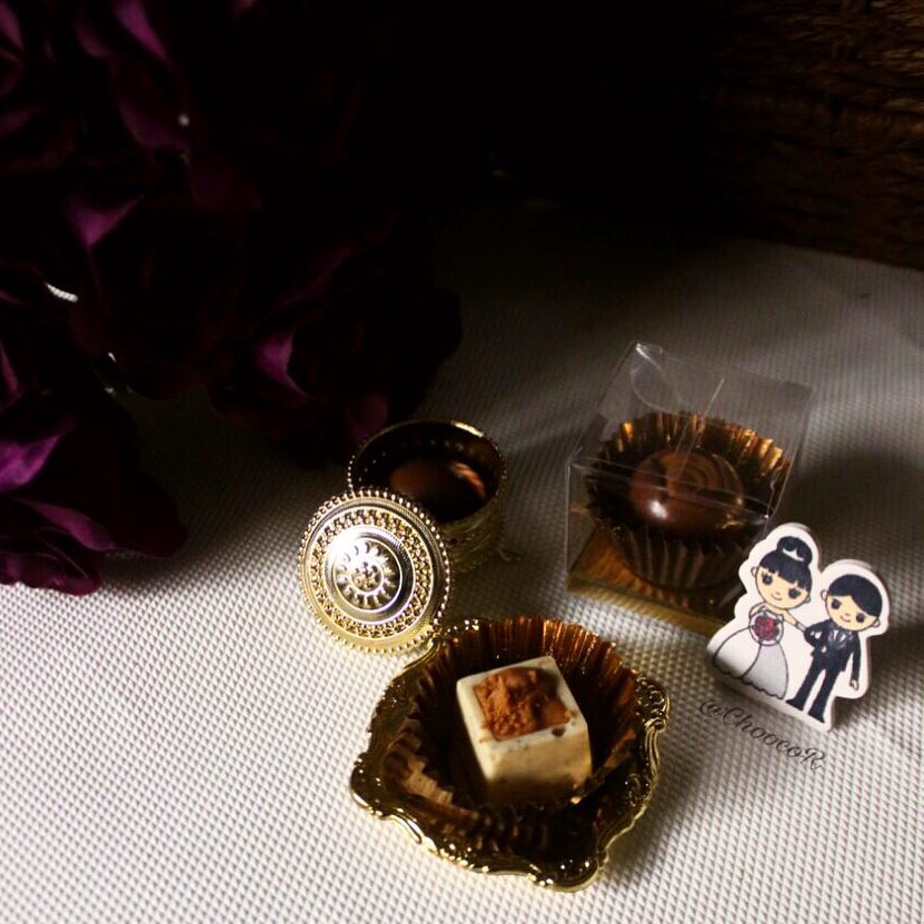 توزيعات تشوكو آر للآفراح والمناسبات✨ . . #chocolate #chocolates #chocolatecake #chocolat