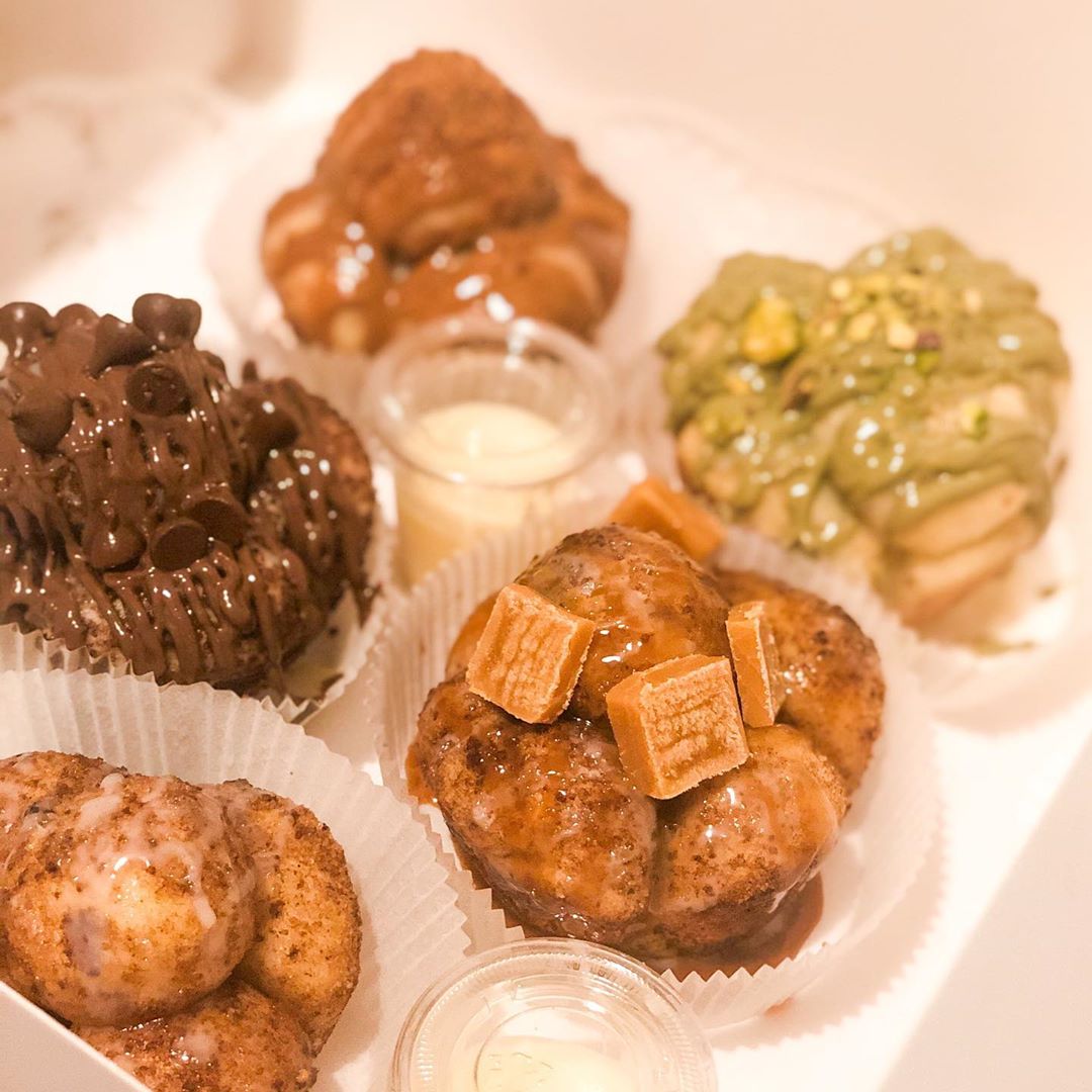 تشكيله مقترحه monkey bread cups اقل طلب ١٥ كاسه .. للطلبات عن طريق الواتس اب : ♥️ . . . .