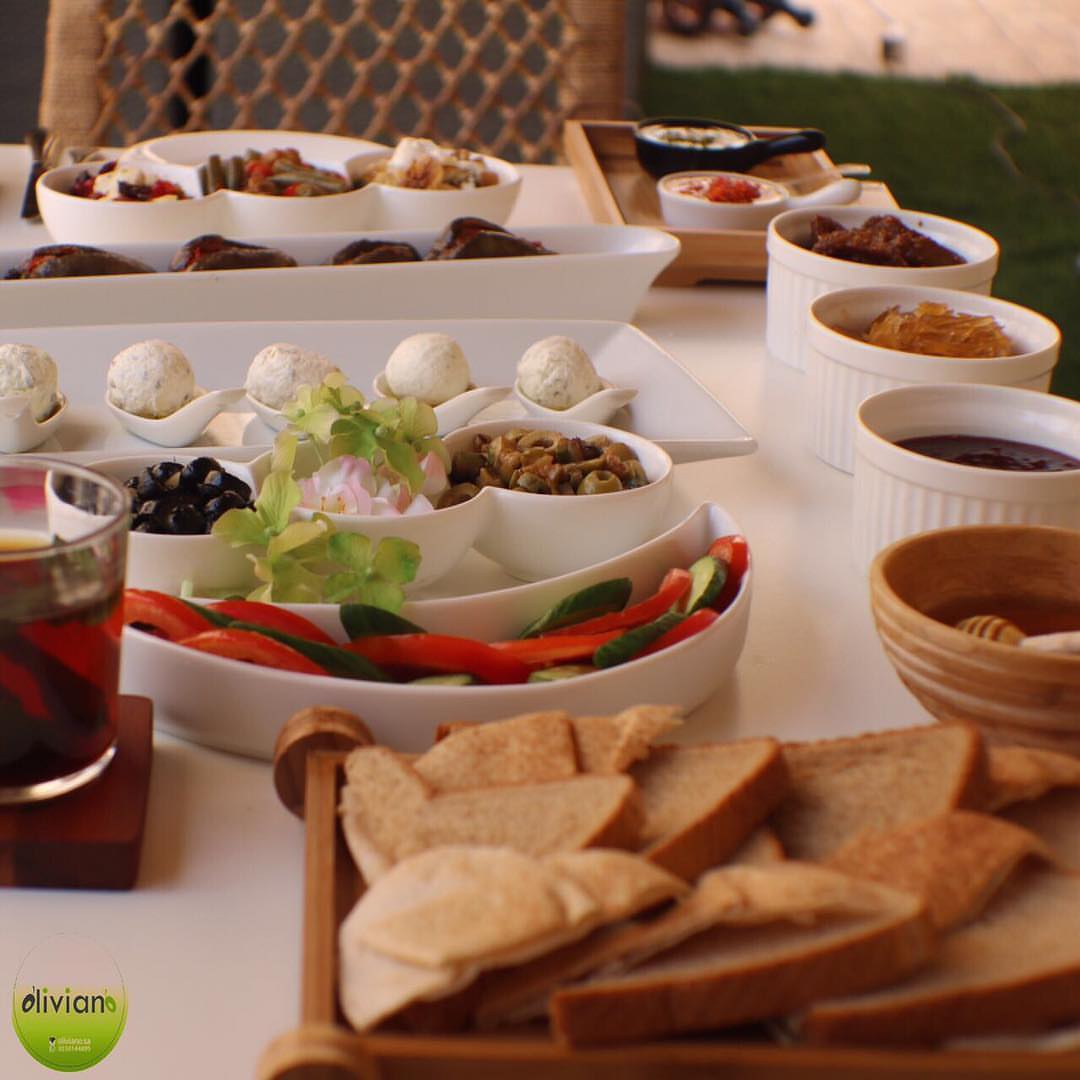 فرصتكم لتذوق منتجاتنا في #سوق_زاد حياكم الله #الأنتركونتيننتال #الرياض #نواشف #أجبان #مقبل
