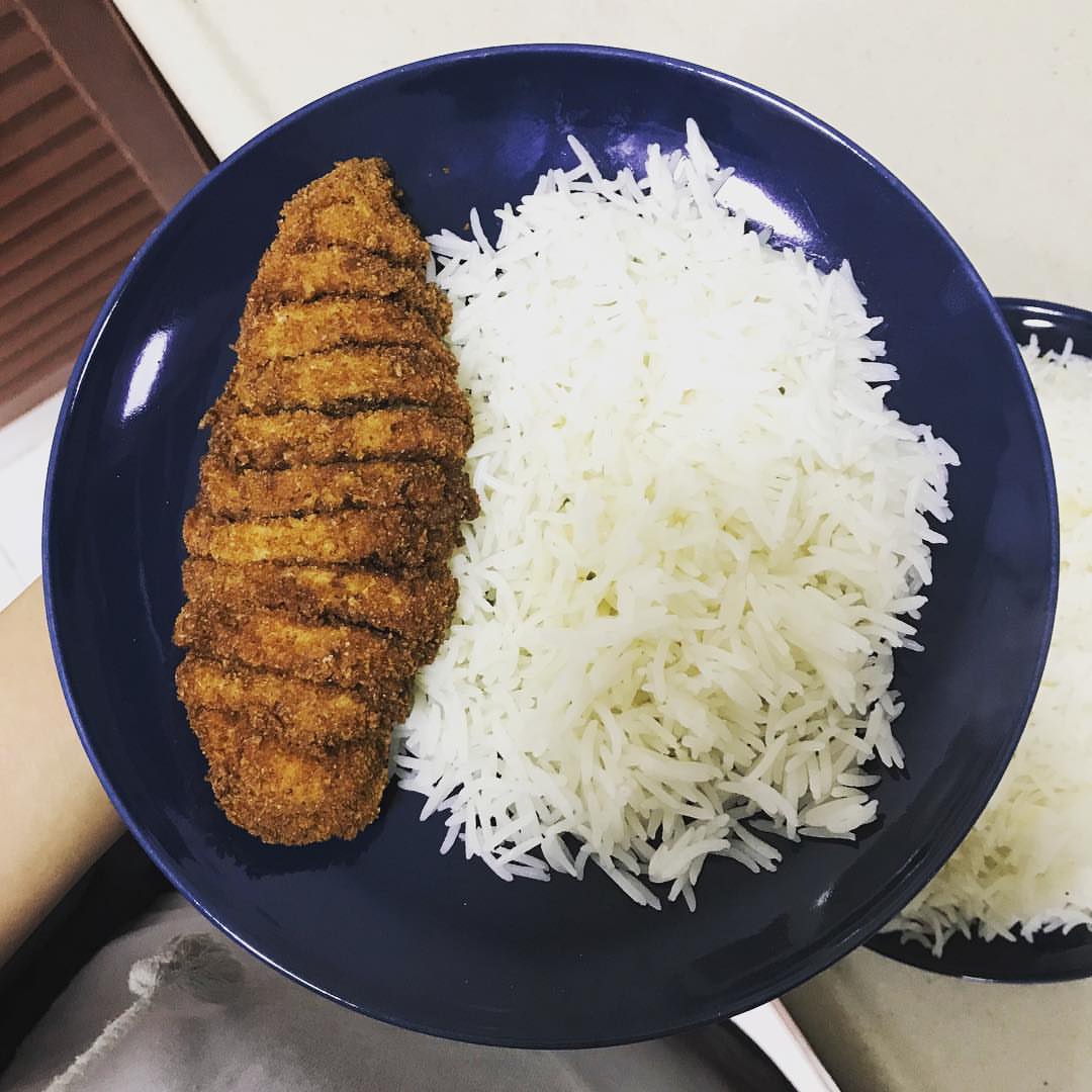 رز بشرائح الدجاج المقلية (طلبية خاصة) للطلب والحجز (واتس):