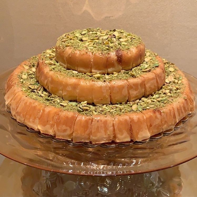ثلاث أدوار گبير كريمي #حلى_قهوة_الرياض #حلويات_اسر_منتجة #حلى_الرياض #بقلاوة_الرياض #حلويا