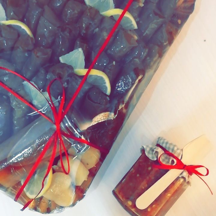 الذ ورق عنب في الرياض راح يتوفر منو بكرى ان شاء الله صحنين فقط الصحن فيه 60 حبه بـ100فقط م