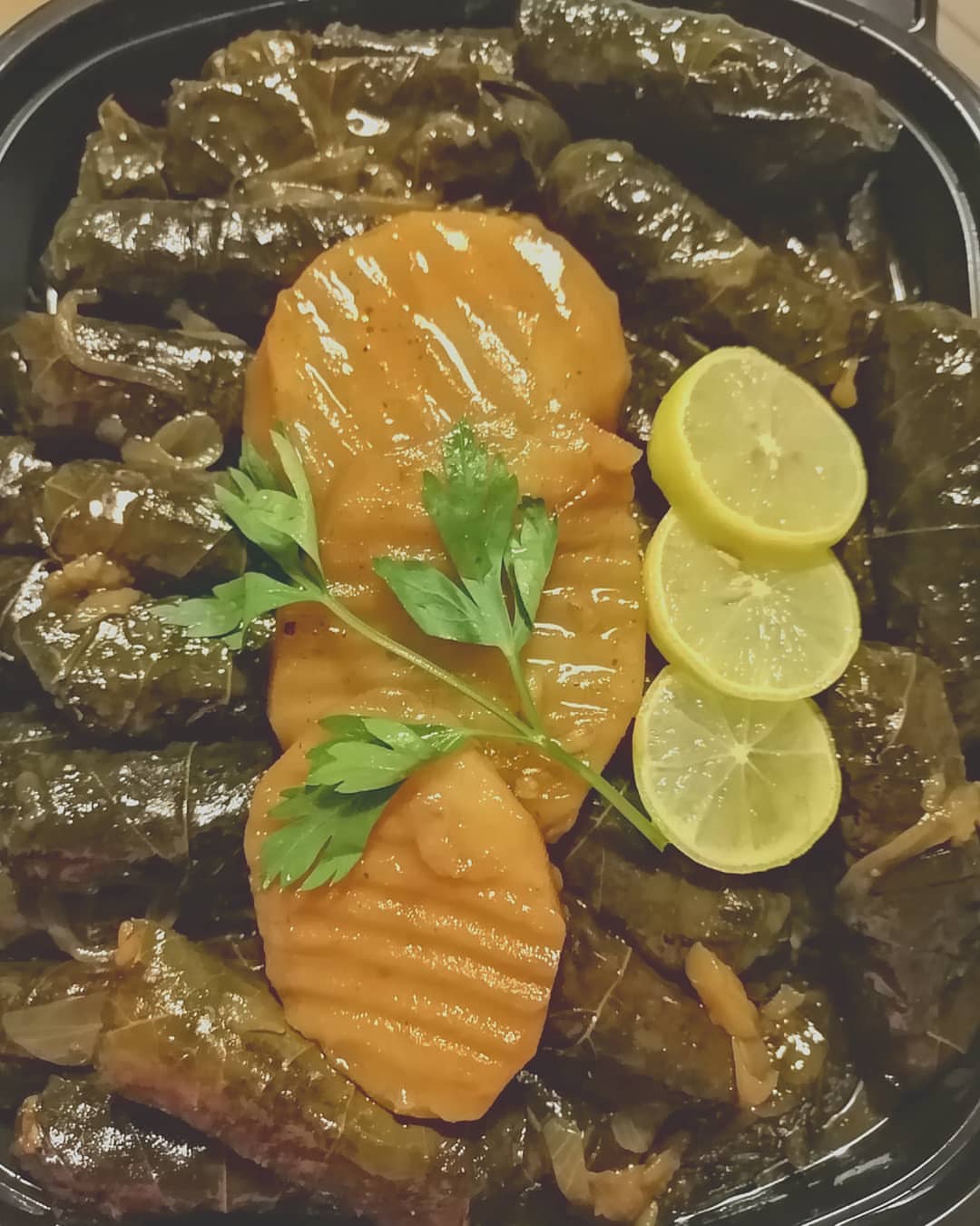 متوفر لبكرا ورق عنب للحجز الان واتساب فقط