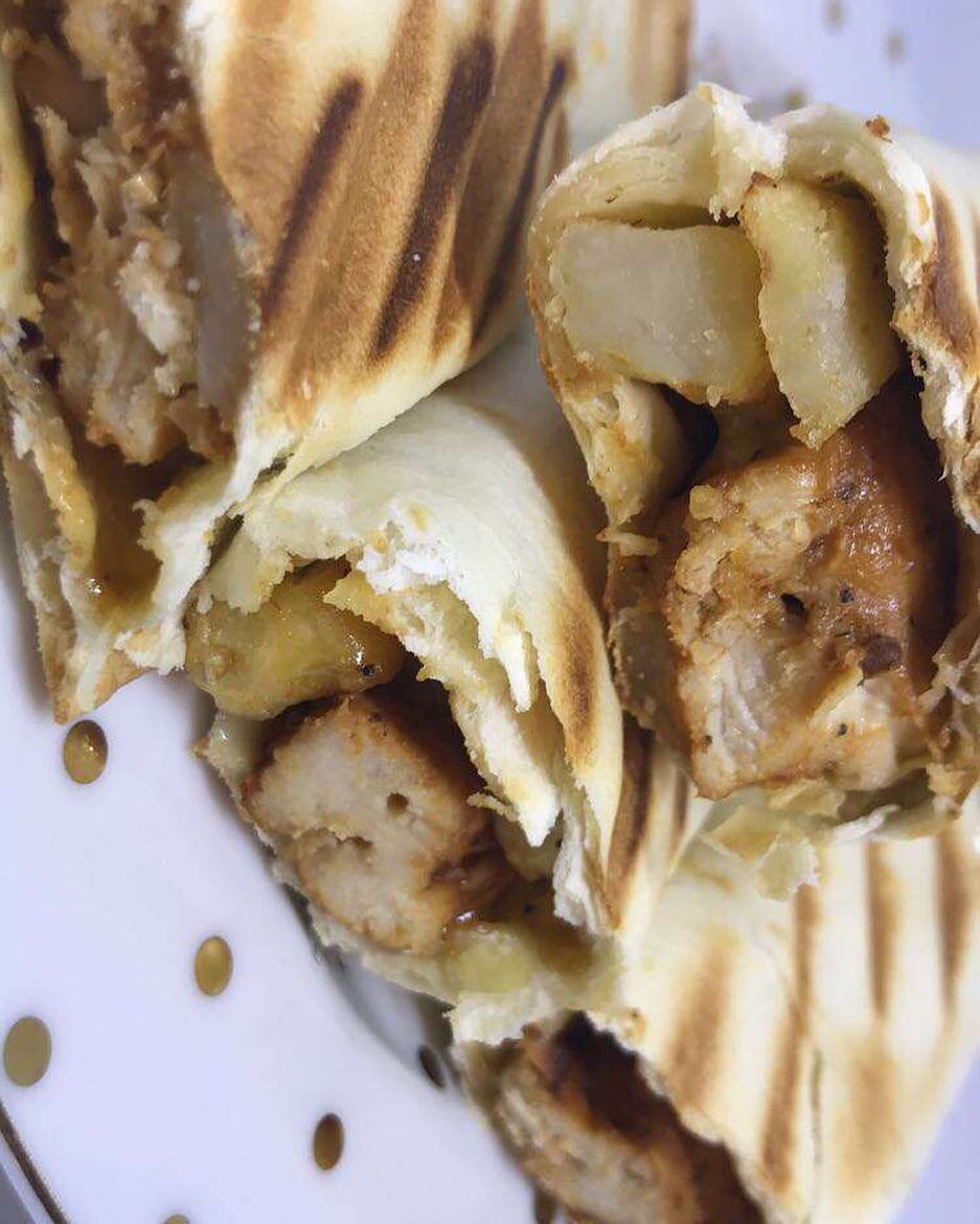 ساندوتش الدجاج بالباربكيو ❤️