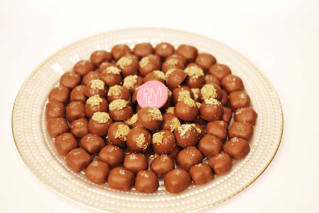 صواني العيد الكميه محدوده توصيل #شوكولاته #عيدكم_مبارك #لذيذة_و_مميزة #دوق#هدايا