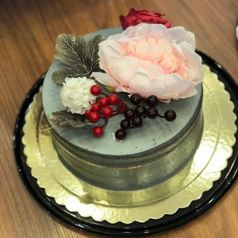 نيكد كيك متوفر في المحل .. #هابينس_إن_بوكس#ملك_الحلويات#وجد_سويت#wjd_sweet#حلويات_الرياض#أ