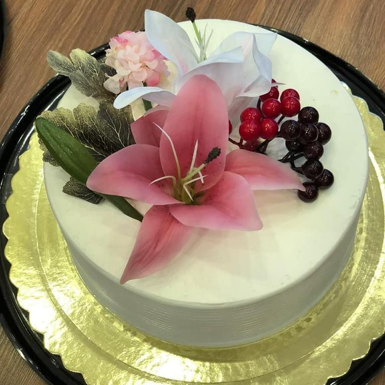 نيكد كيك متوفر في المحل.. #هابينس_إن_بوكس#ملك_الحلويات#وجد_سويت#wjd_sweet#حلويات_الرياض#أس