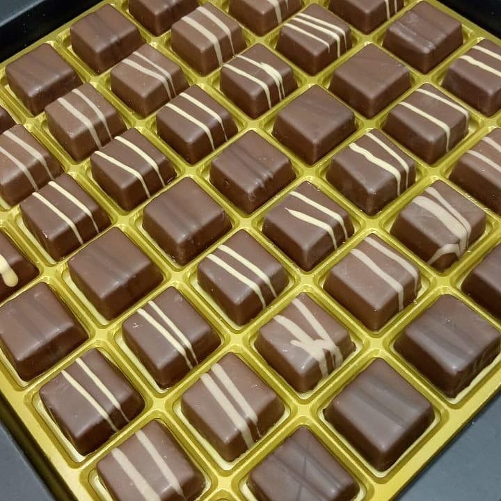 شوكلاته .. متوفر في المحل ✨✨ #هابينس_إن_بوكس#ملك_الحلويات#وجد_سويت#wjd_sweet#حلويات_الري