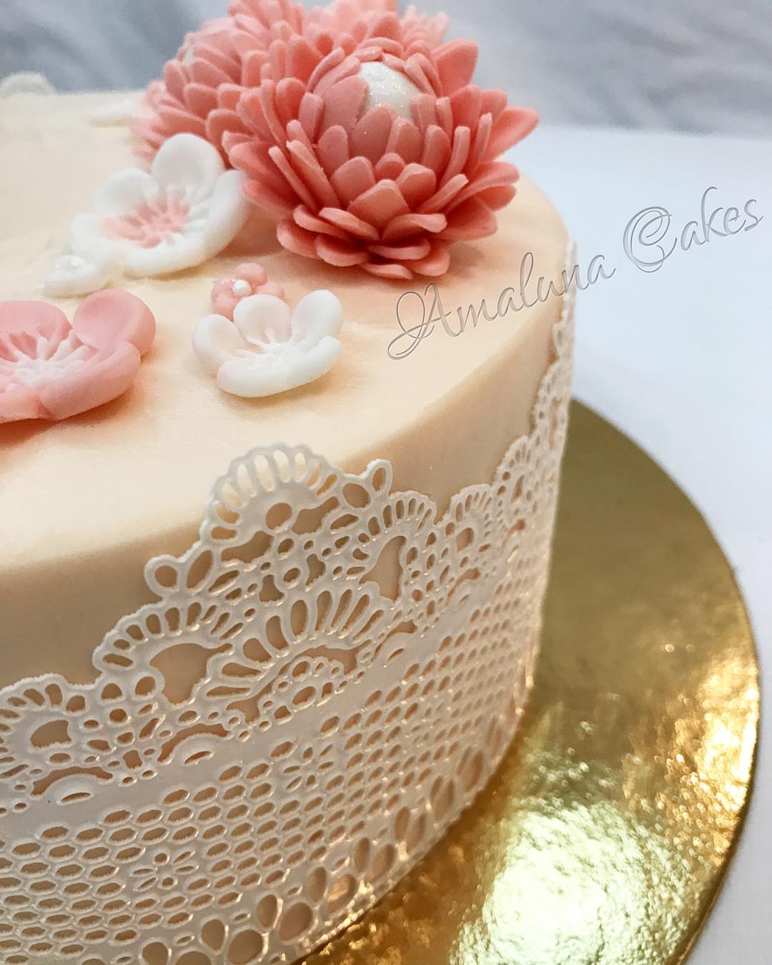 A closer shot ✨All edible ! #cakestagram #cakeart #cakedecorating #homebaking #lacecake #