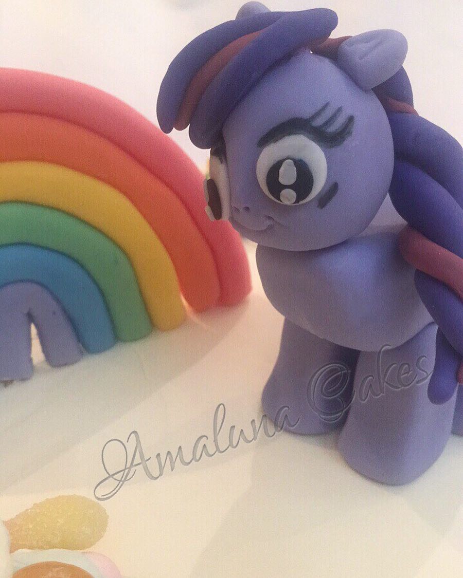 A closer shot to show off the mascara صورة قريبة عشان الرموش #mylittlepony #birthday #birt