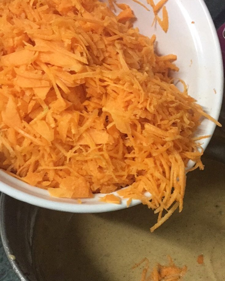 Yup! That much carrots in just one small carrot cake! Using that much is what keeps the ca