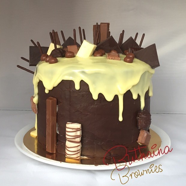 كيكة الشوكلت ٨ انش Chocolate cake 8 inch نستقبل طلباتكم قبل بيومين او اكثر ، متوفره بعدة م