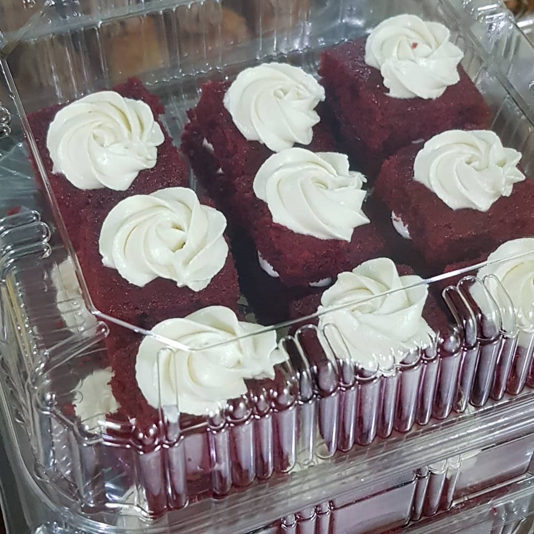 Congratulations on your 1st milestone ✌ . . Keep it up . . #cupcakes #carrotcake #minicarr
