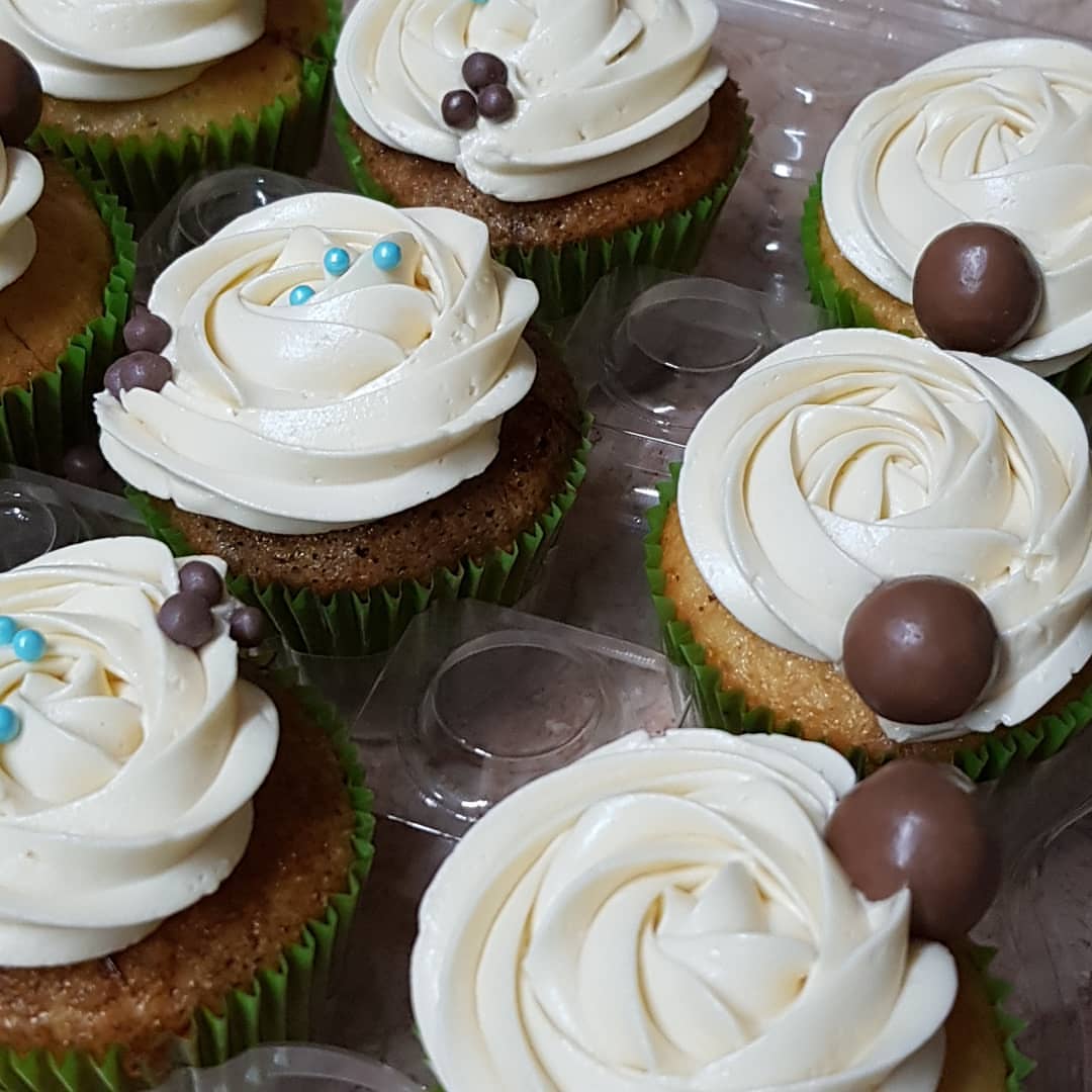 Congratulations on your 1st milestone ✌ . . Keep it up . . #cupcakes #carrotcake #minicarr