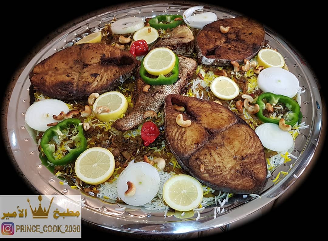 رز مشخول مع سمك الكنعد والشعري والروبيان و الكشنة ( الحشو) والمكسرات نرضي جميع الاذواق الط