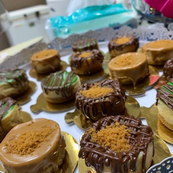 #تشيز_كيك #تشيز_اللوتس #توزيعات #توزيعات_خطوبة #بيلو_شيك #وردات #وردات_الجوري