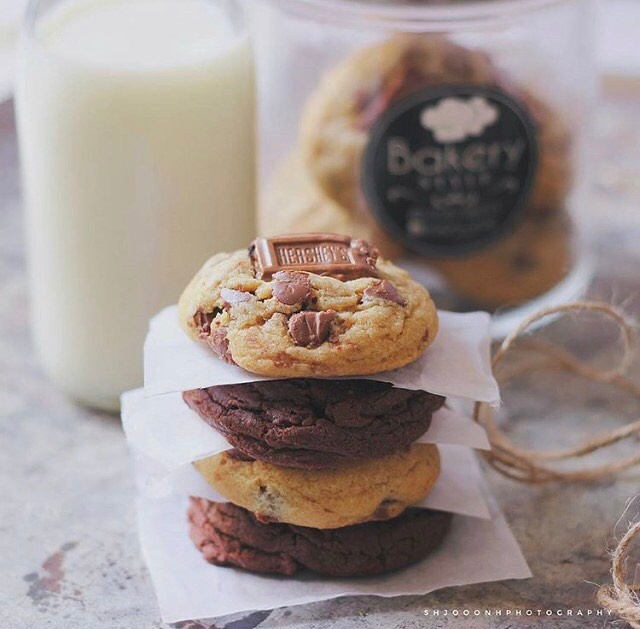 اوريجينال كوكيز & دبل تشوكلت كوكيز ❤️ #coffeetime #coffee #delicious #yum #yummy #cookies