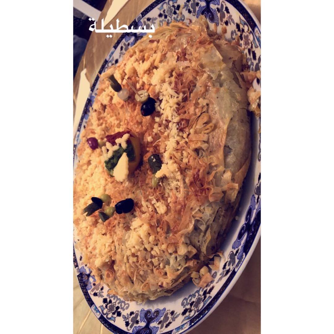 #بسطيلة_مغربية ماشاءالله تبارك الله #بريوات_باللوز #معمول_تمر ‍ #مملحات_مغربية #معجنات #سا