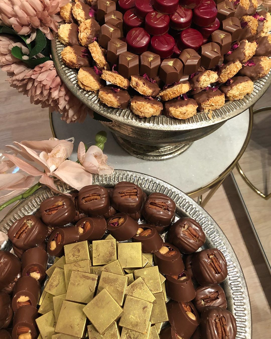 من طلبات أستقبال المتألقة الميك آرتست سارة الرميزان .. #الرياض#حلويات#أسر_منتجه#تشوكلت#بنا
