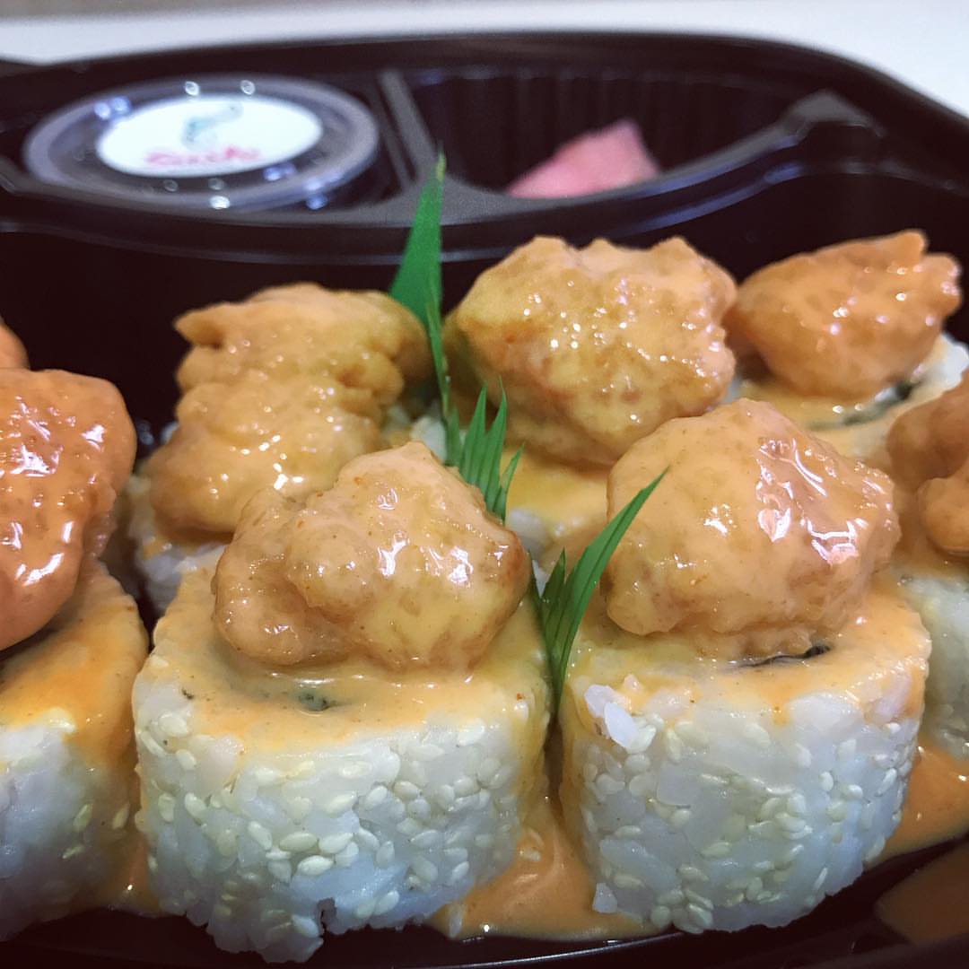 Dynamite Shrimp(or)chicken ديناميت ربيان ٥٥ ريال او دجاج ٥٠ ريال عدد القطع ٨ #سوشي #لذيذ #