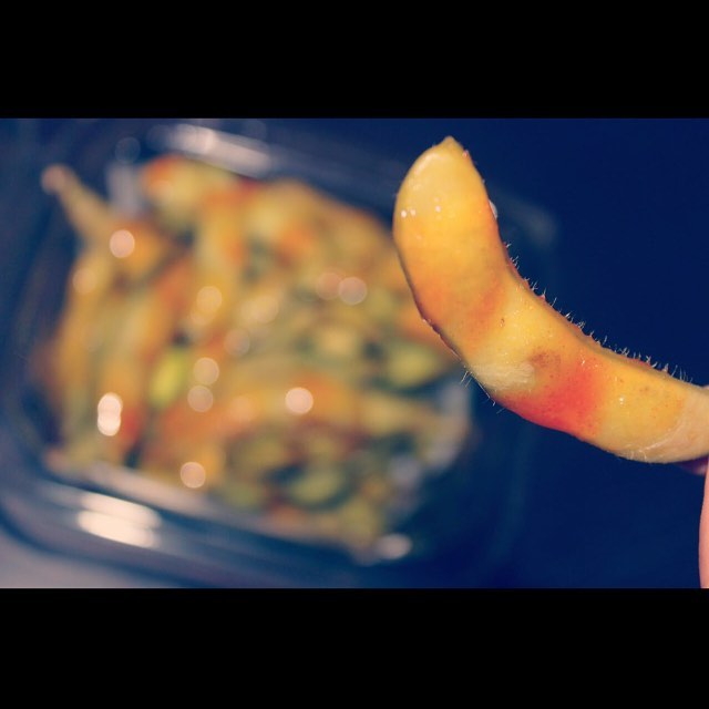 اديمامي Edamame متوفر بالنكهات التاليه: ١- بالليمون والملح 2-تشيلي صوص"سبايسي" السعر ٣٠ ري