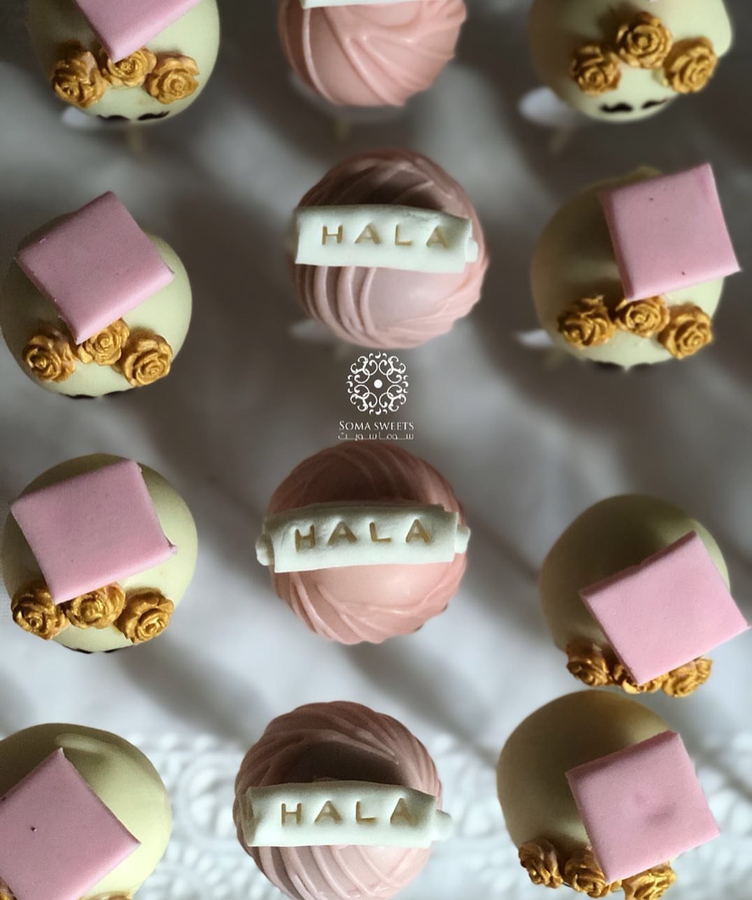 Snapchat : soma.sweet7 . ‎متخصصون في صنع البوب كيك بأشكال مميزة لجمييع المنآسبات #ارائكم #