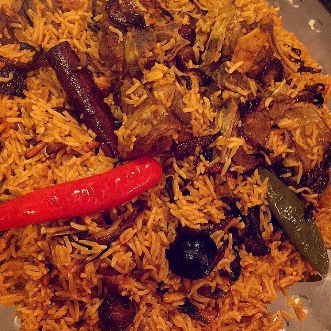#Repost ・・・ #كبسة #لحم هرفي نعيمي مع الكشنه على طريقتنا الخاصة #كبسه #رز #مقلوبة #بريان