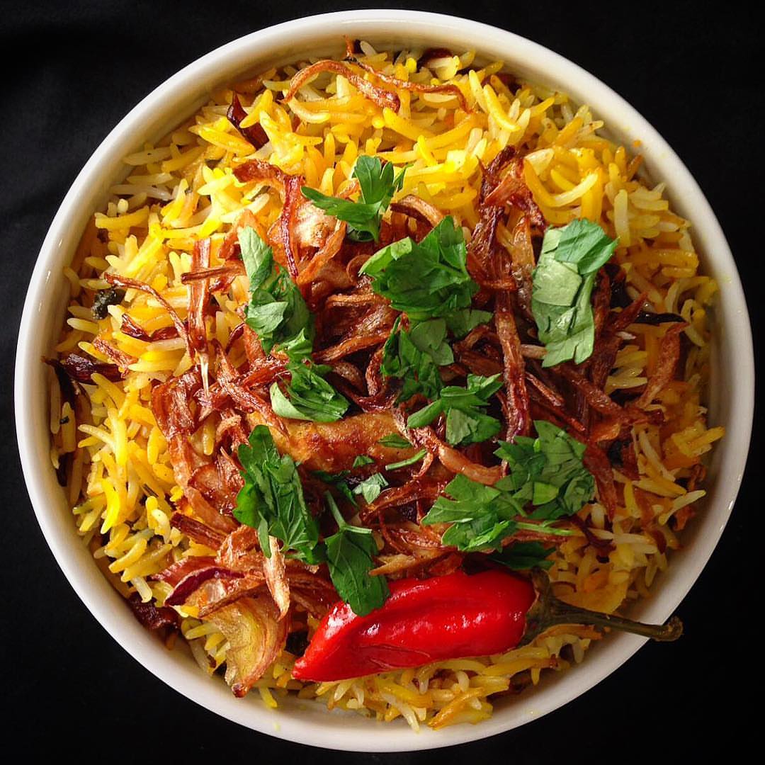#برياني دجاج بتتبيله خاصه مع البصل المقلي من اطباقنا المميزة #كبسه #مقلوبه #برياني_دجاج #r