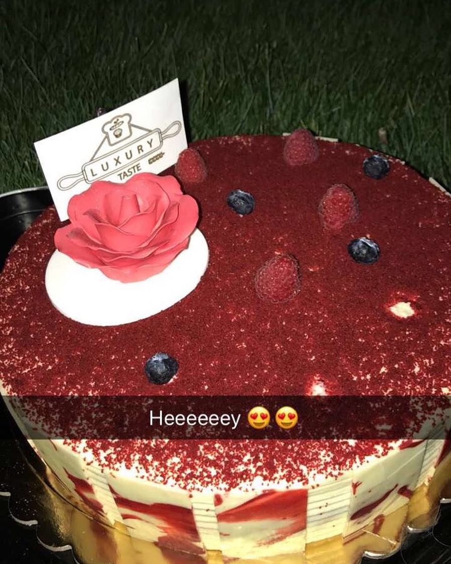 يمي رد ڤيلڤيت #تصوير #زباينا #بالعافيه #عليكم #كيك #رد_ڤلڤت_كيك #cake #red_velvet