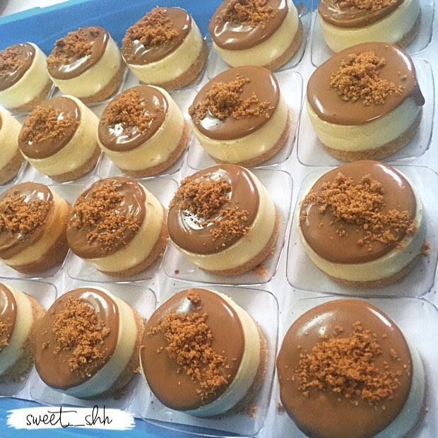 ميني تشيز كيك ✨ . . #حلويات#المذاق_الأجمل #ميني#تشيز_كيك #هش#لذيذ#سويت#طبخاتي#منتجاتي#تصو