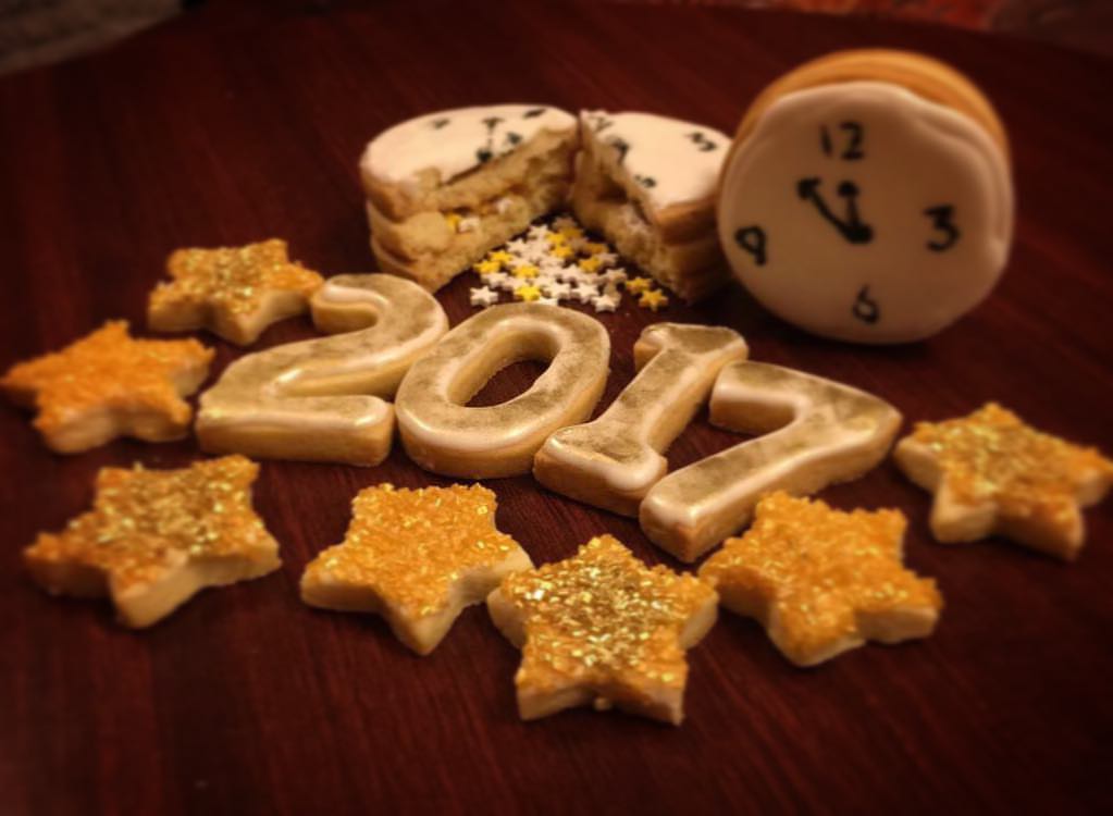 Happy New Year everyone كل عام و الجميع بخير. ربي يجعلها سنة سعيدة #cookies #riyadh #كوكيز