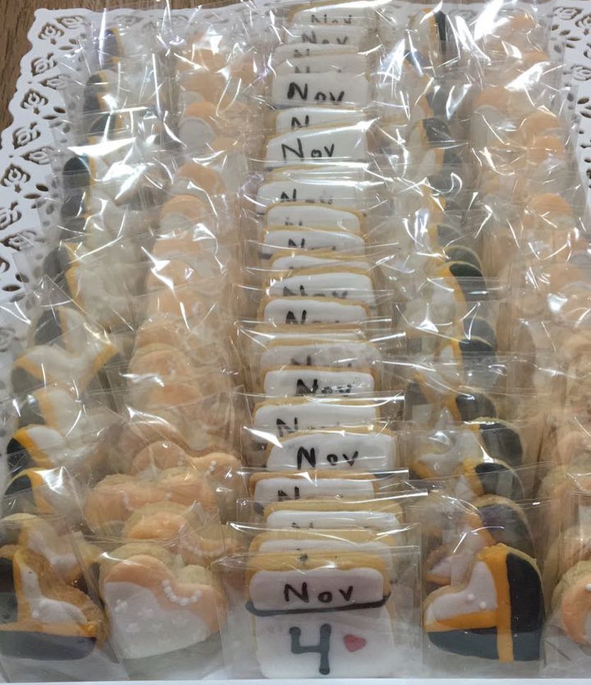 كوكيز عروسة و عريس و كالندر. #cookies #كوكيز #كوكيز_زواج #توزيعات #الرياض #riyadh